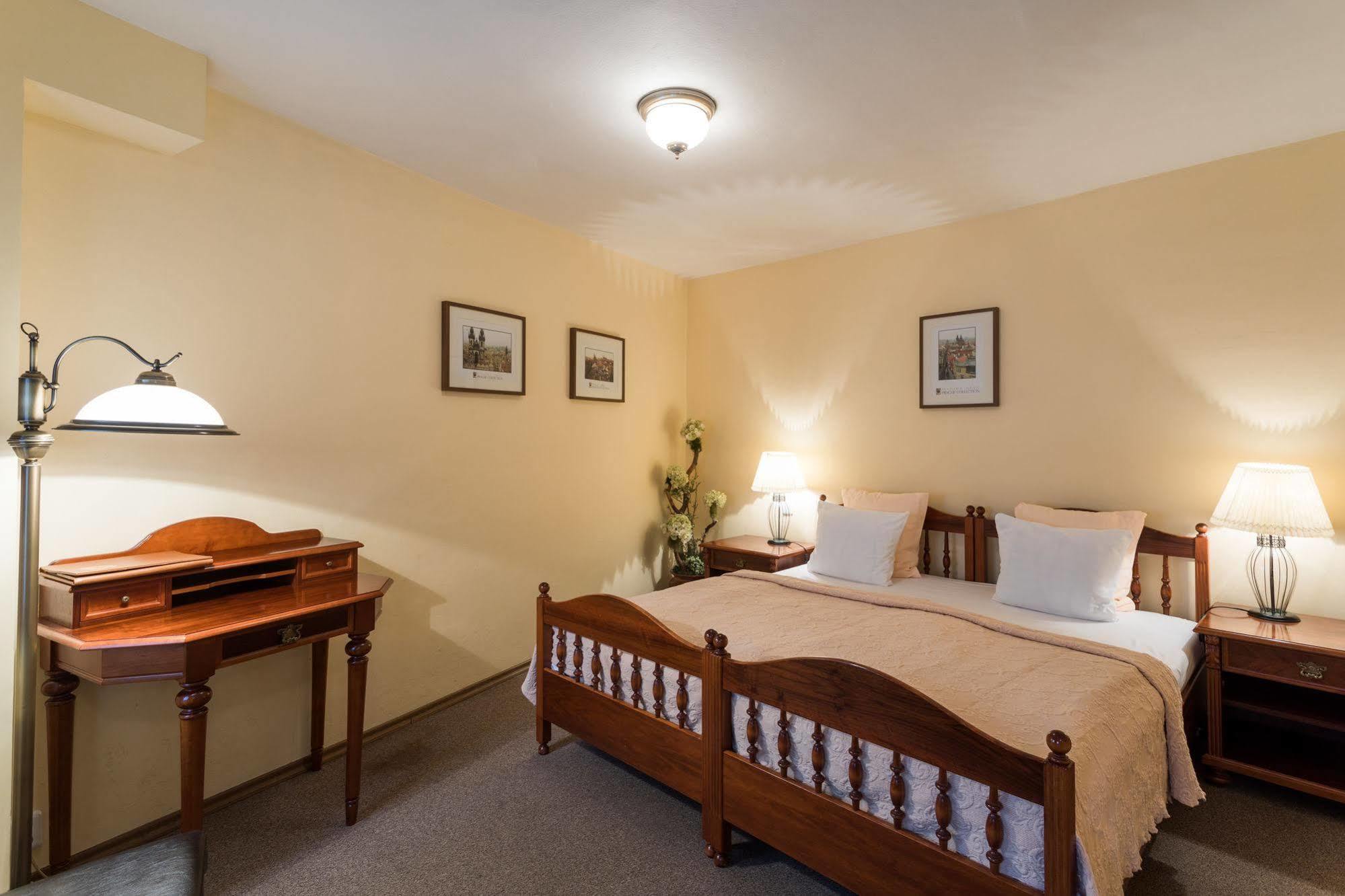 Hotel Aurus By Adrez Prague Extérieur photo